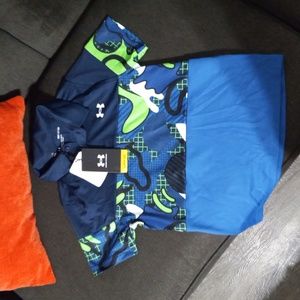 Boys size youth small under armour T-shirt